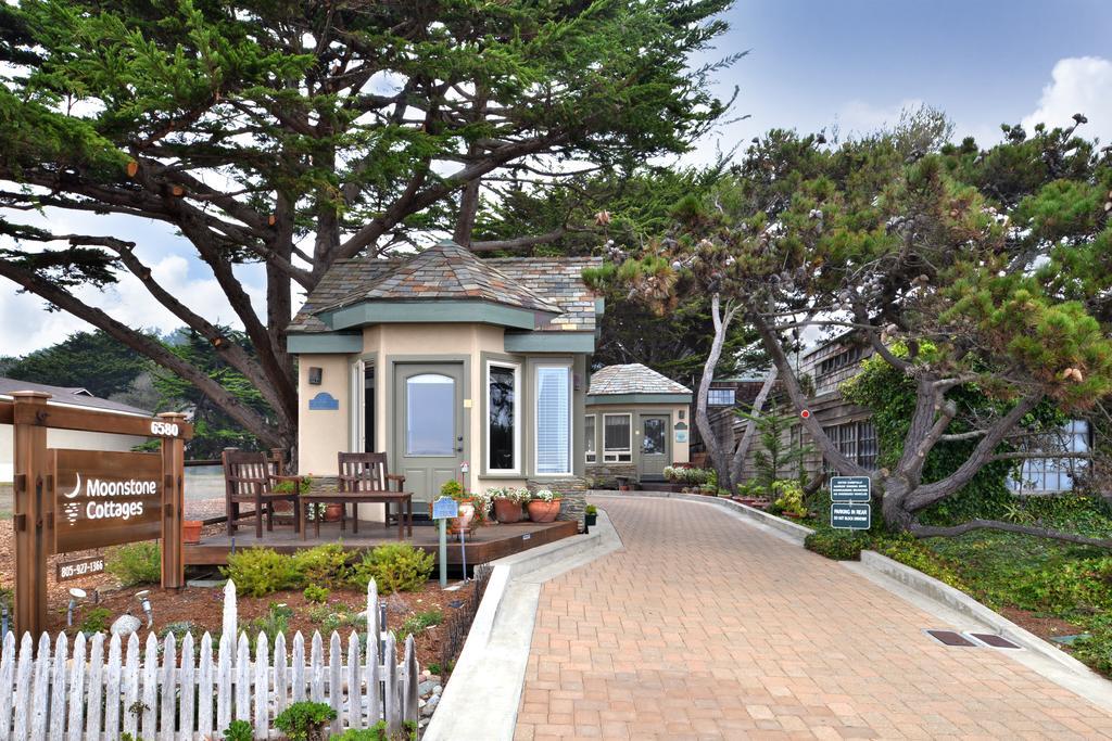 Moonstone Cottages Cambria Rum bild