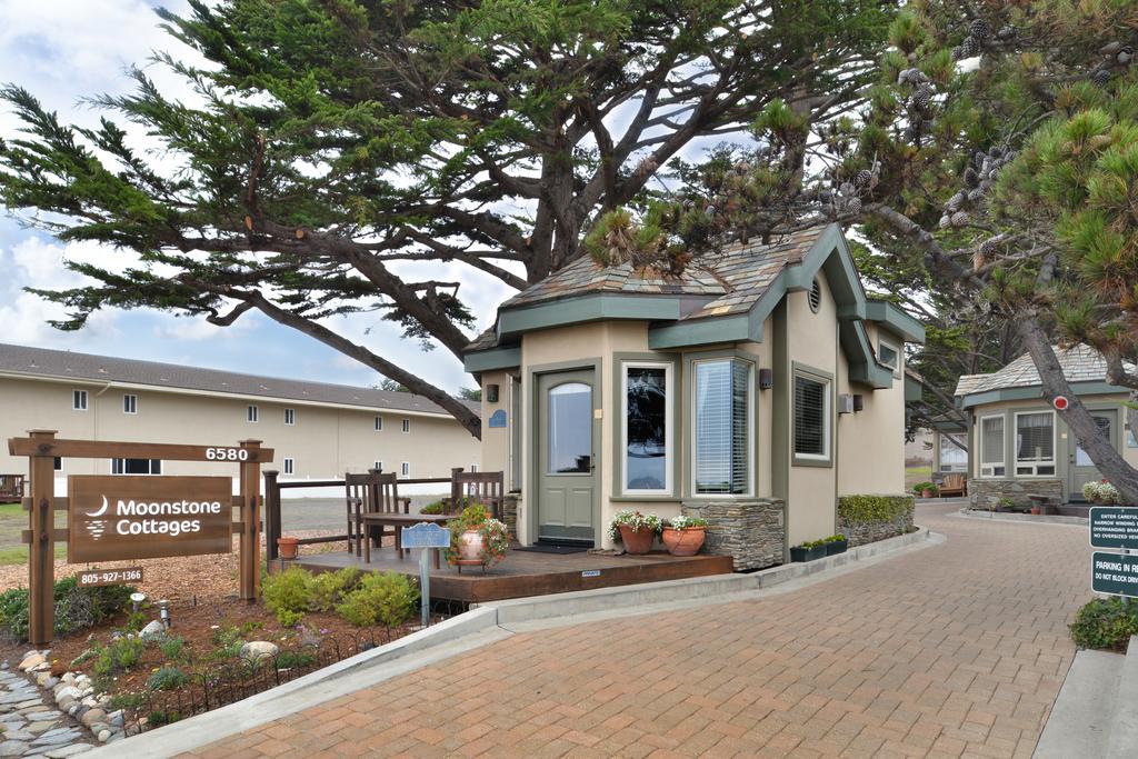 Moonstone Cottages Cambria Rum bild